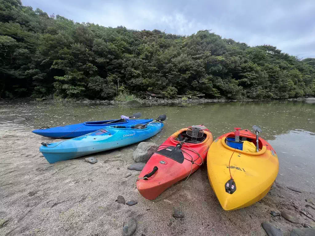 海が近いので潮の満ち引きで水位が変わります